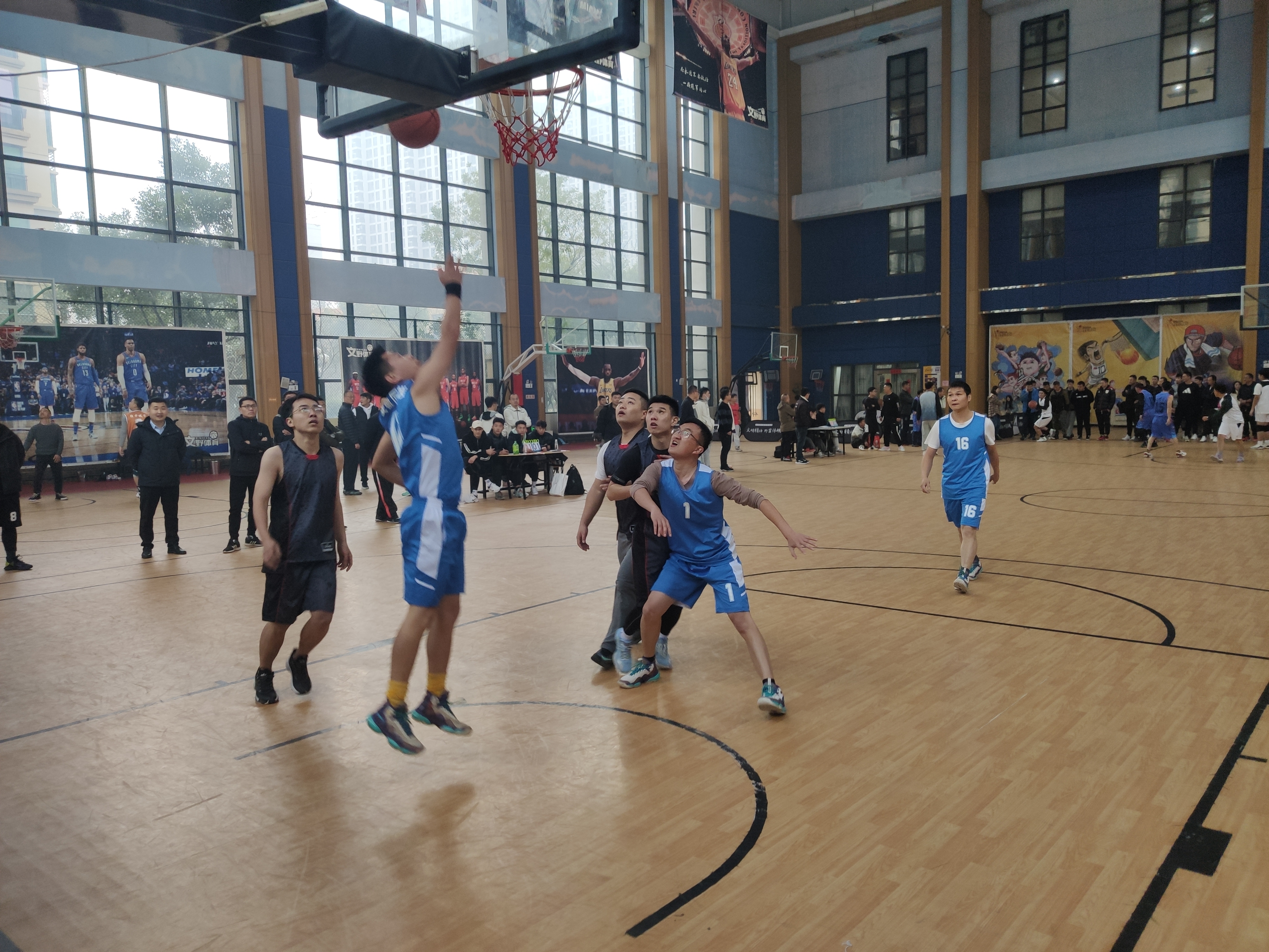 我司參加經開區第四屆“雷薩杯” 職工男子三人制籃球